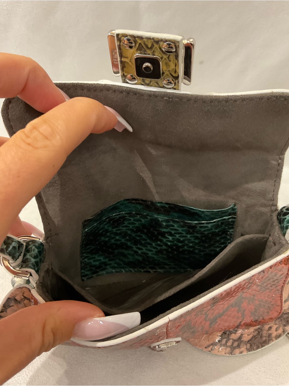 Fendi Bag - Picture 6 of 11